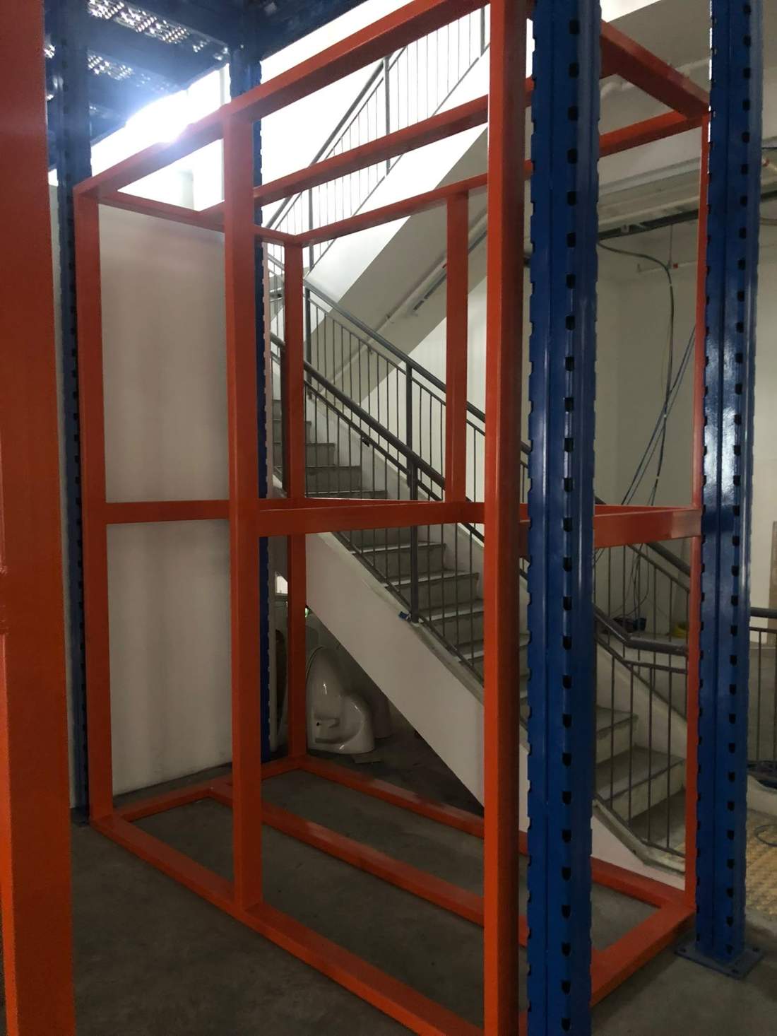 Custom-fabricated tiered platform structure